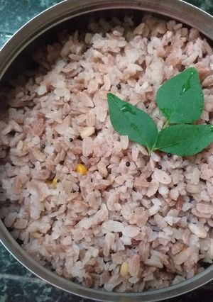 A picture of Brown rice flake upma.