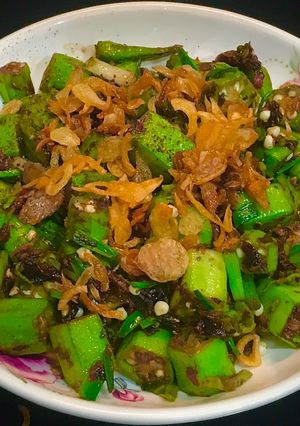 Hình của món Đậu bắp sốt gừng.