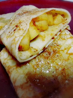 Una foto de Crepes de manzana con miel