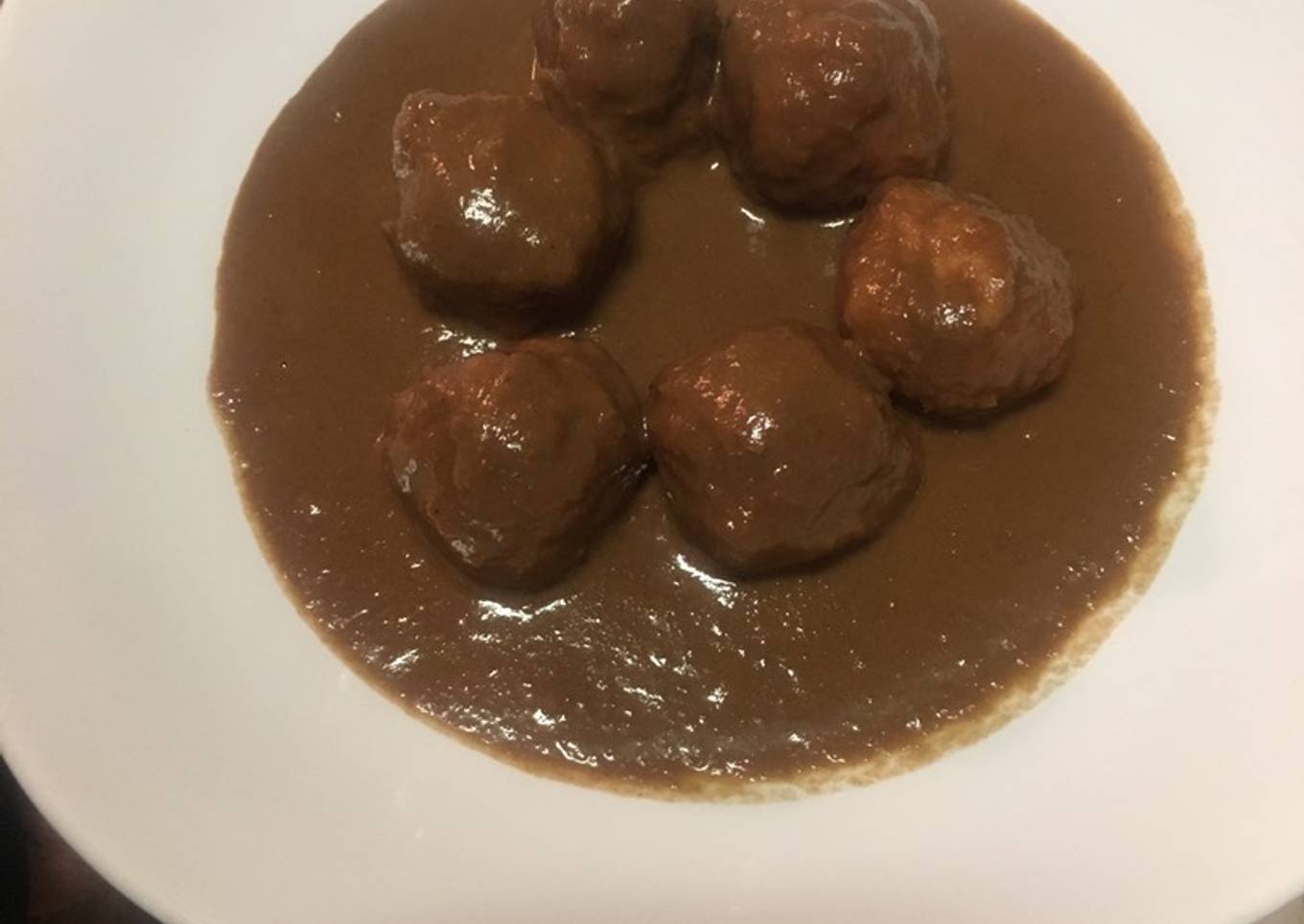 Albóndigas con salsa de chocolate