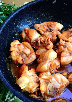 Hình của món Gà kho gừng.