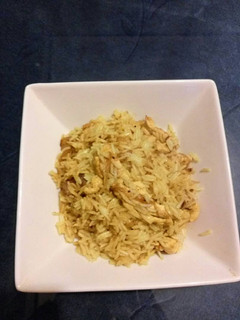Una foto de Pollo al curry con arroz basmati