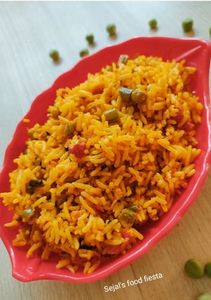 વેજ તવા પુલાવ (Veg Tava Pulao Recipe In Gujarati) રેસીપી મુખ્ય ફોટો