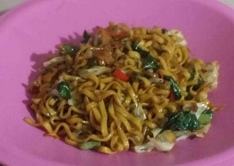 Langkah Mudah untuk Membuat Mie Goreng Keriting ala Bunda Khadeeja &amp; Aisya Anti Gagal