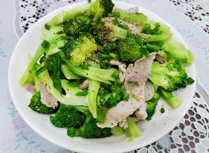 Hình của món Bông cải xanh xào thịt heo.