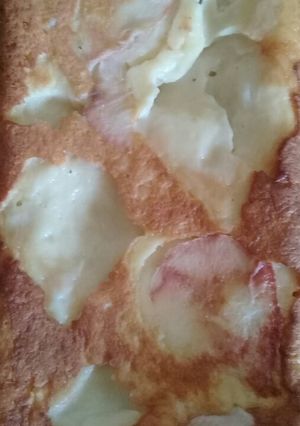 Una foto de Postre de yogur y pera😶