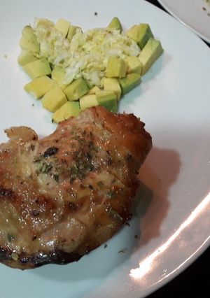 Una foto de Pollo al horno keto 🍗