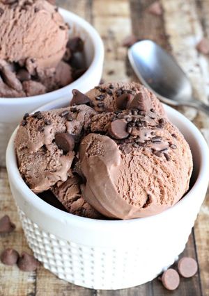 A picture of Chocolate Avocado delight.