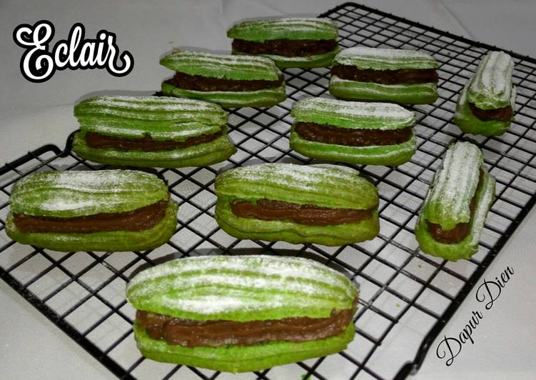 Eclair Pandan vla Coklat Kopi