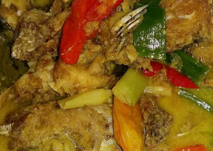 Langkah Mudah untuk Membuat Ikan gurame bumbu kuning yang Menggugah Selera