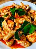 ไก่ผัดพริกแกงเมนูกับข้าวทำง่าย