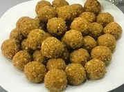 A picture of crushed poppy seeds