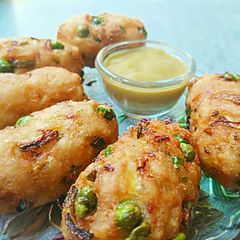A picture of Poha Roll.