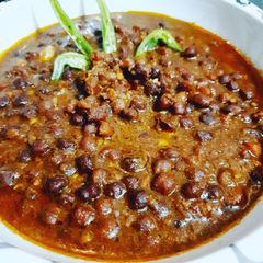 A picture of Black chana curry.