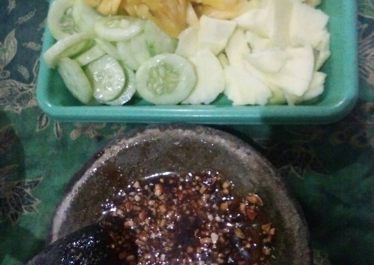 Langkah Mudah untuk Membuat Rujak ulalala Anti Gagal