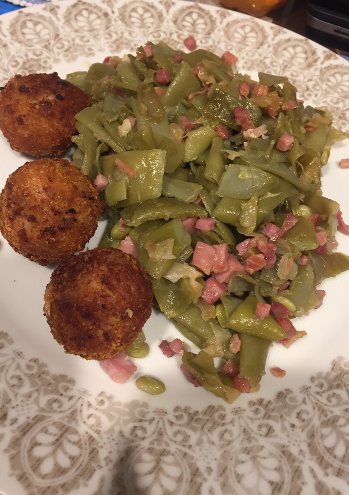 Una foto de Judías verdes con jamón y albóndigas muy rápidas