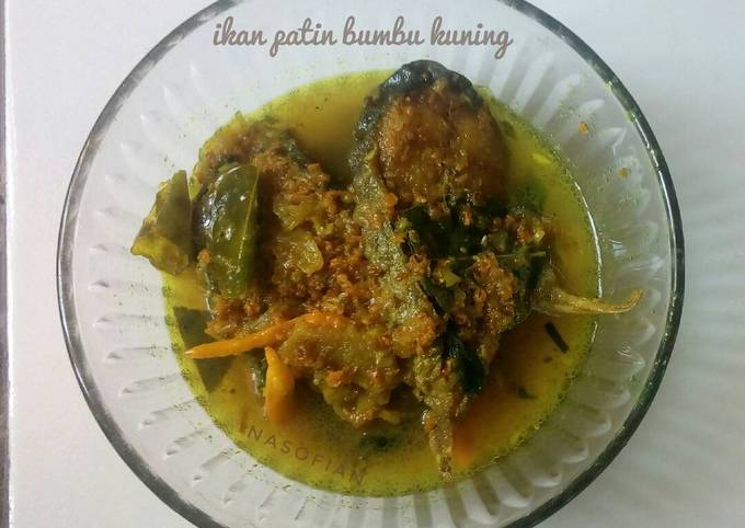 Bagaimana Menyiapkan Ikan patin bumbu kuning Anti Gagal