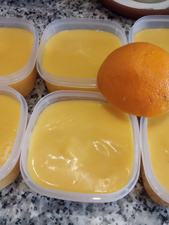 Una foto de Flan Potax de naranja