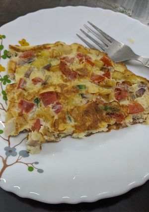 স্প্যানিশ ওমলেট (Spanish Omelette recipe in Bengali) রেসিপির প্রধান ছবি