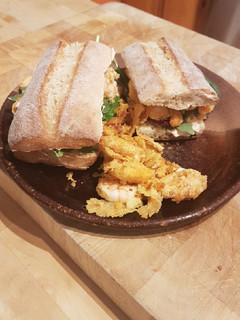 Una foto de Sándwich de camarones estilo Nueva Orleans ("PoBoy")