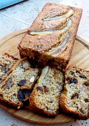 Una foto de Budín fit de banana-avena con frutos secos