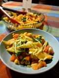 Ensalada tibia de pasta y calabaza