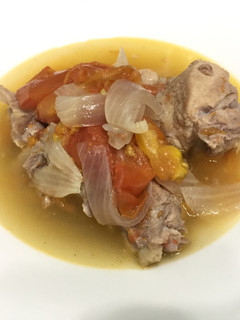 A picture of Tomato And Onion Pork Soup.