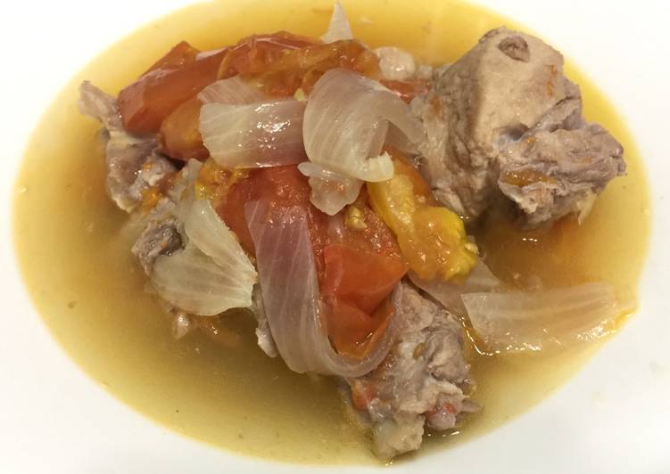 Recipe of Super Quick Homemade Tomato And Onion Pork Soup