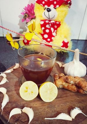 अदरक, लहसुन की चाय (adrak lehsun ki chai recipe in Hindi) रेसिपी मुख्य फोटो