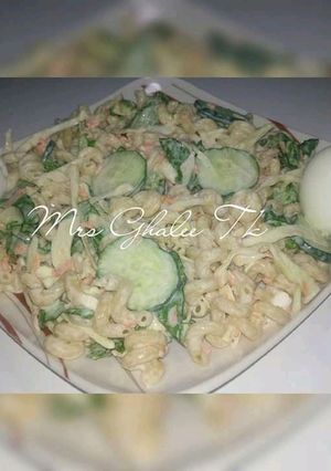 A picture of Macroni salad.