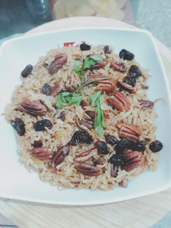 Una foto de Arroz árabe con frutos secos