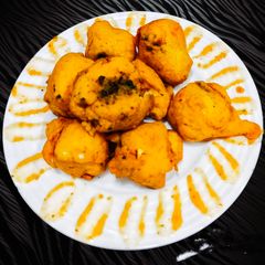 A picture of Stuffed Paneer Pakoda.