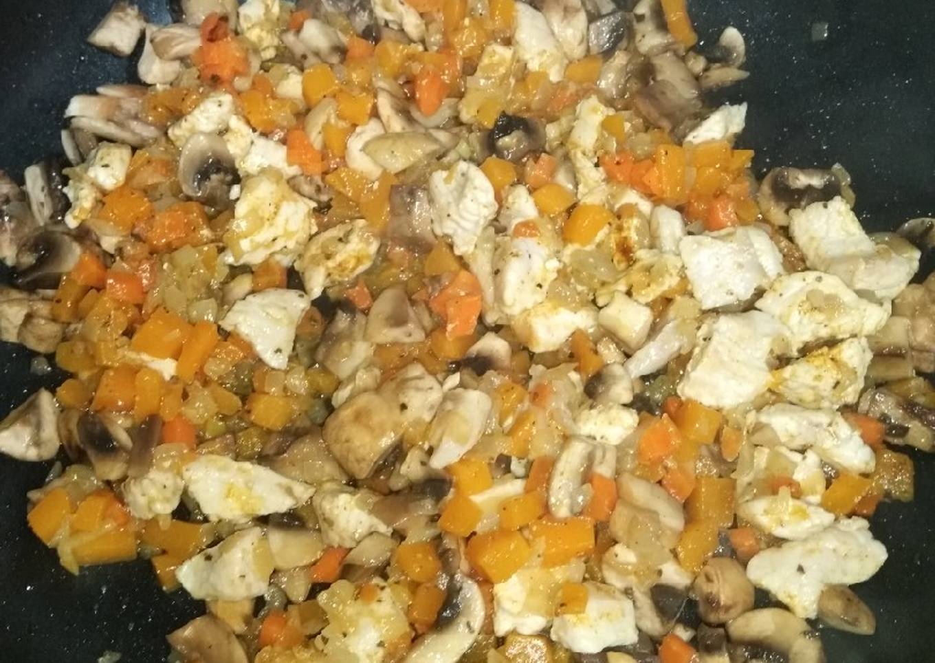 Arroz integral con pavo y verduras al curry