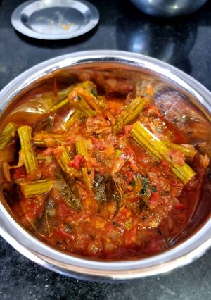 A picture of Drumsticks curry.