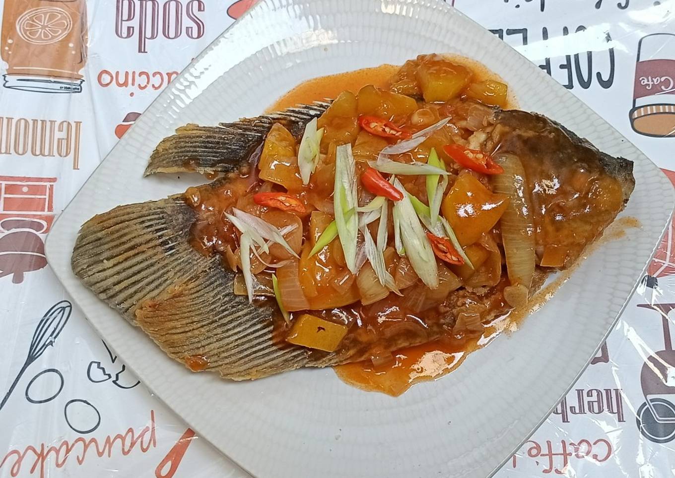 Ikan Gurame Saos Nanas Pedas nikmat