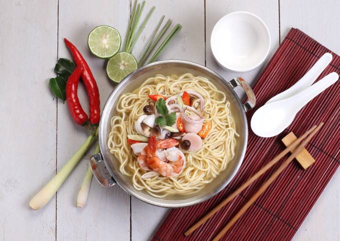 Cara Gampang Menyiapkan Mi Tom Yum Ciptarasa yang Lezat Sekali