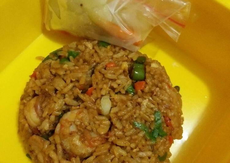Resep Nasi goreng simple oleh Santigd - Cookpad