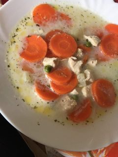 Tárkonyos csirkeraguleves recept fotója