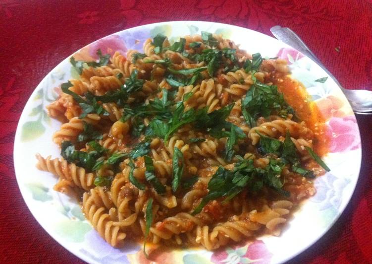 Fusili in Tomato sauce (with a twist)