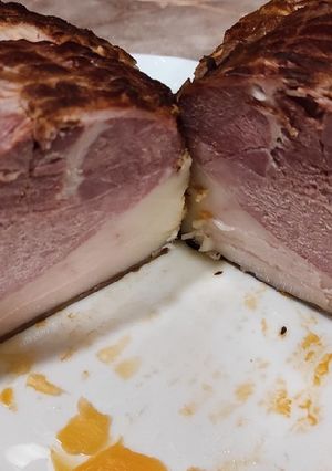 Húsvéti főtt, kötözött sonka, főtt kolbász recept fotója