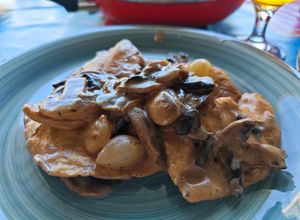 Foto principal de Pollo con champiñones al brandy