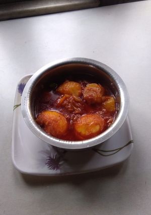 A picture of Duck egg curry.