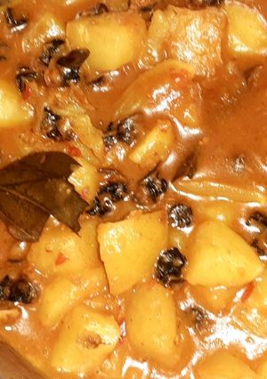 গুগলি আলু কারি (googli aloo curry recipe in Bengali) রেসিপির প্রধান ছবি