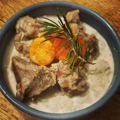 A picture of Blanquette de veal.