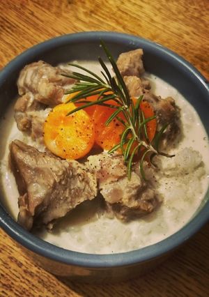 A picture of Blanquette de veal.