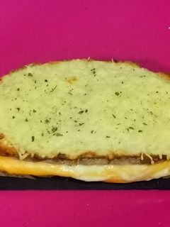 Una foto de Croque monsieur en pan chapata rustik