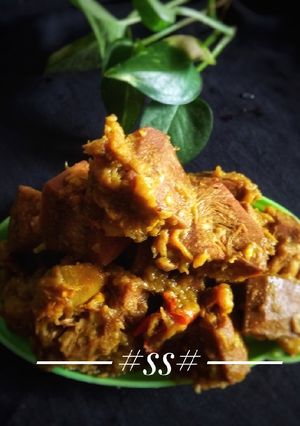 A picture of Raw Jackfruit curry with Potato (Echor Curry).