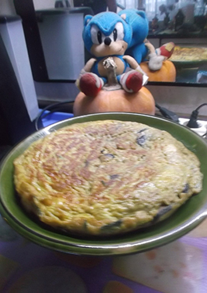 Una foto de Tortilla de esparragos y berenjena