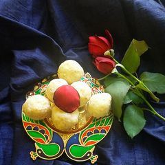 Coconut laddu A picture of Coconut laddu.