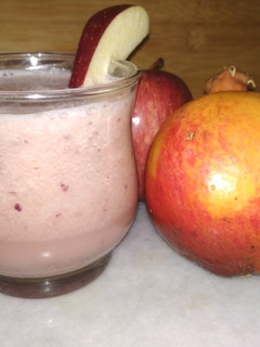 A picture of Apple-pomegranate smoothie.